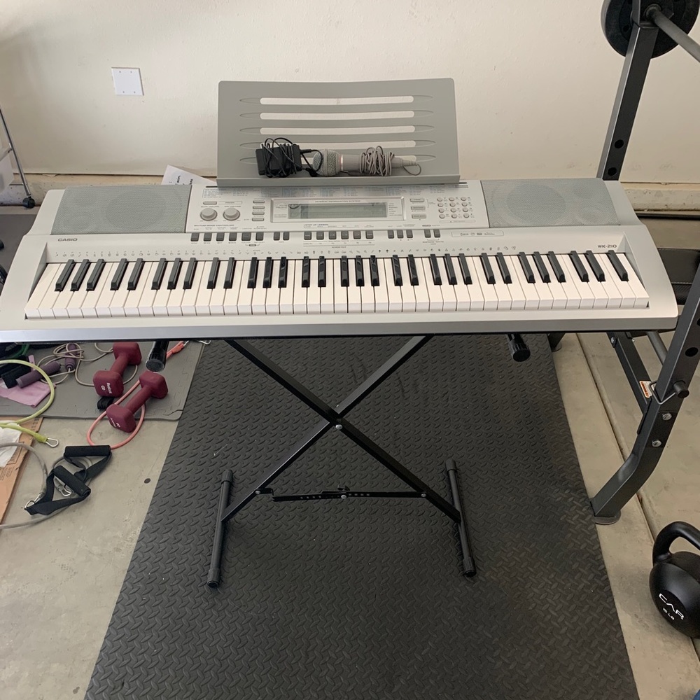 Casio wk-210 - Picture 2 of 4